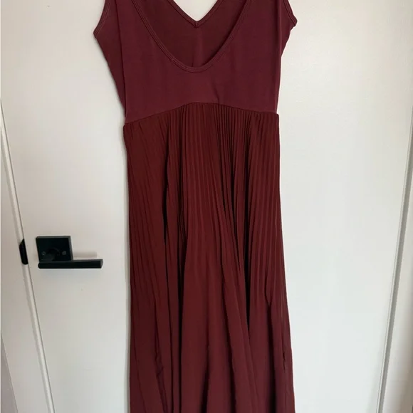 Wilfred Deep Red Maxi Dress - Picture 2 of 3